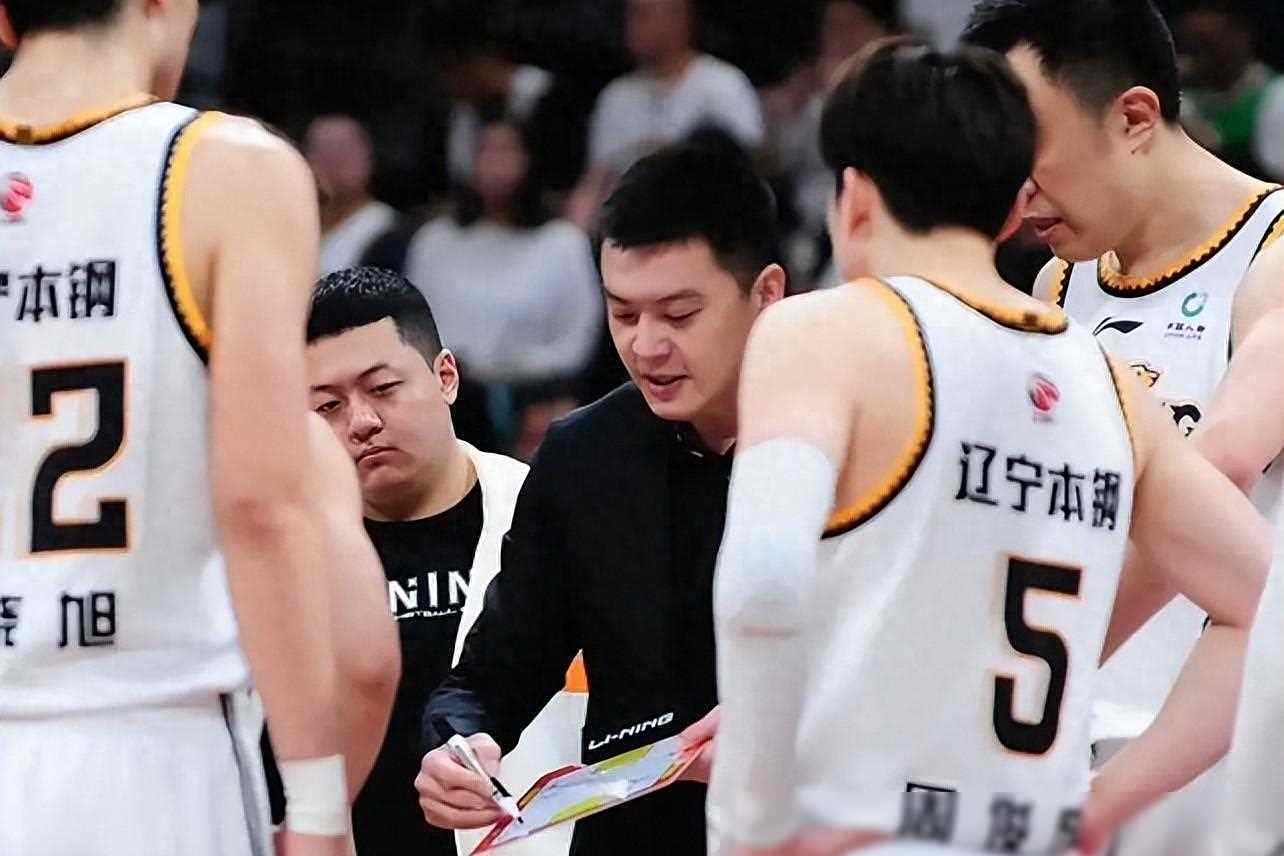 辽宁男篮遭遇逆境，寻求突破